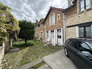 maison-villa à la vente -   77000  MELUN, surface 142 m2 vente maison-villa - APR673434